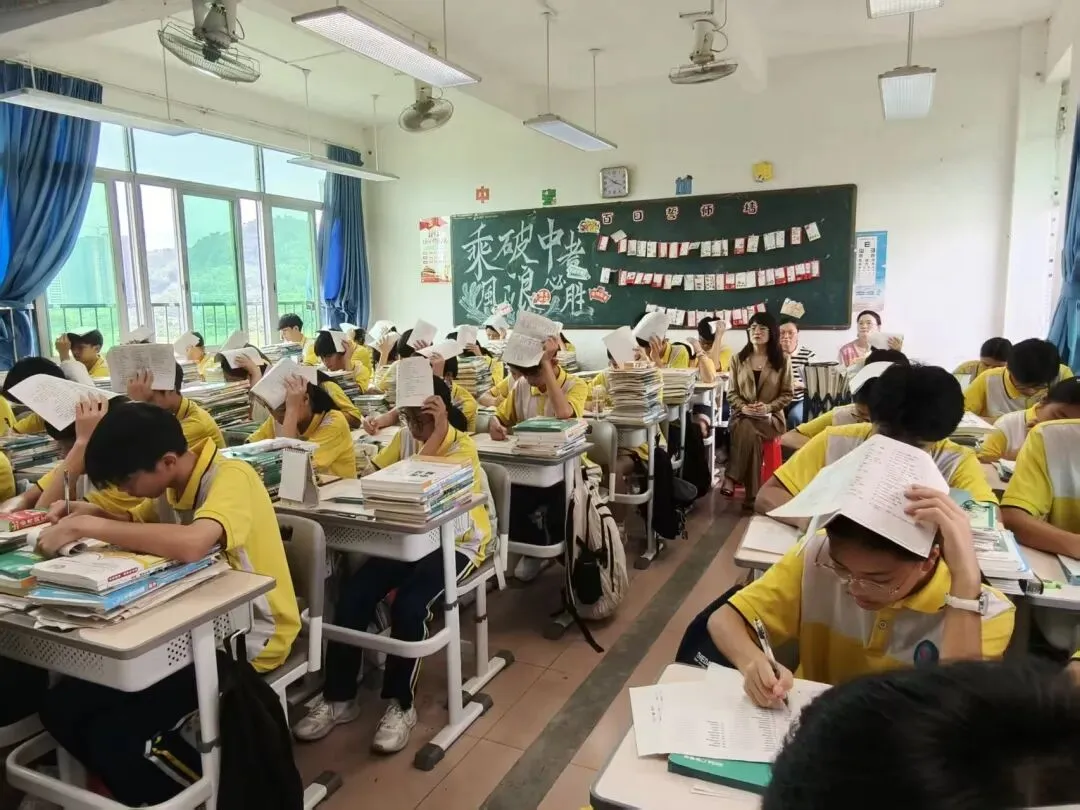 【视导】把脉完形复习课 领航中考备考路——高要区中考视导走进禄步镇初级中学 第7张