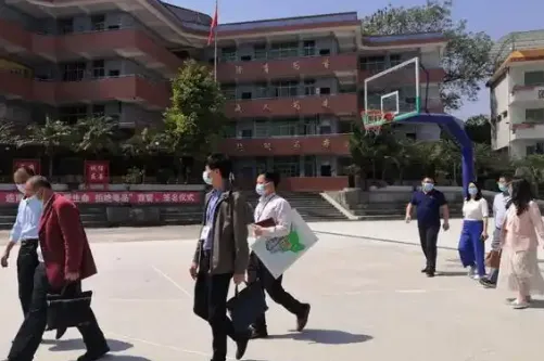 中考择校避坑指南!家长必看,拒绝被套路,这样选校绝不踩雷 第7张 中考择校避坑指南!家长必看,拒绝被套路,这样选校绝不踩雷 第7张