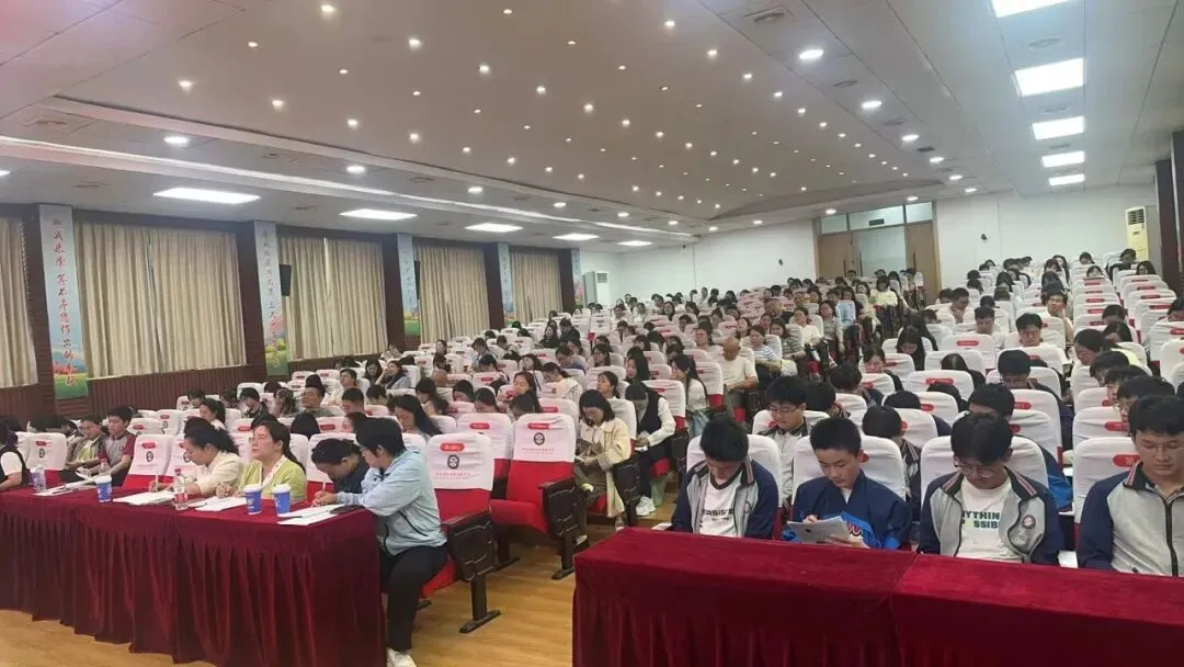 研思聚力备中考 深耕细研促提升|黄石市初中语文学科九年级作文教学专题复习备考研讨会在我校圆满举行 第1张