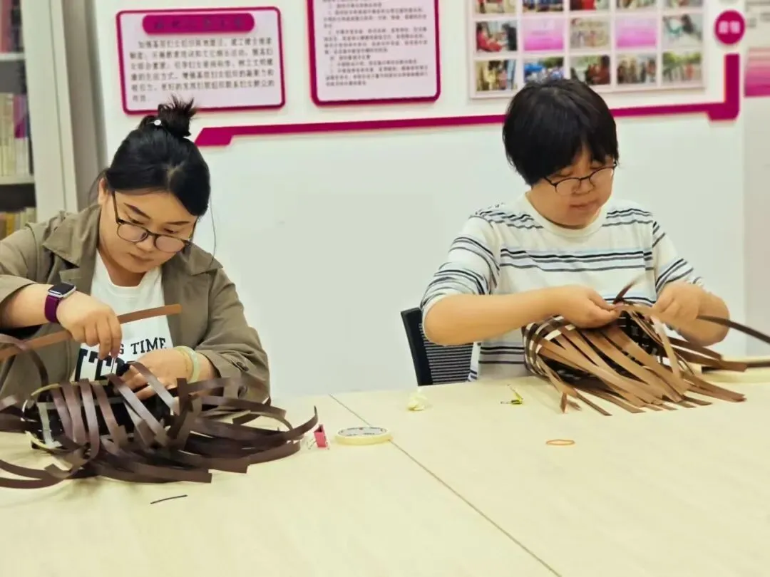 校社联动织暖网 手工祝福伴中考——龙居花园社区为大寺中学学子送“定制祝福” 第5张 校社联动织暖网 手工祝福伴中考——龙居花园社区为大寺中学学子送“定制祝福” 第5张