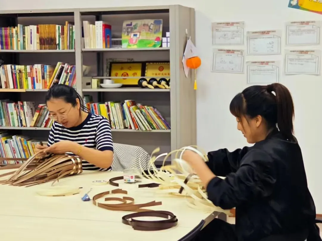 校社联动织暖网 手工祝福伴中考——龙居花园社区为大寺中学学子送“定制祝福” 第6张 校社联动织暖网 手工祝福伴中考——龙居花园社区为大寺中学学子送“定制祝福” 第6张