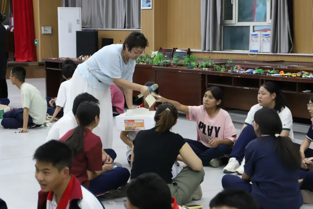 护航中考 “心” 力量——阿克苏地区第一人民医院临床心理科进校园开展减压团体辅导活动 第4张 护航中考 “心” 力量——阿克苏地区第一人民医院临床心理科进校园开展减压团体辅导活动 第4张