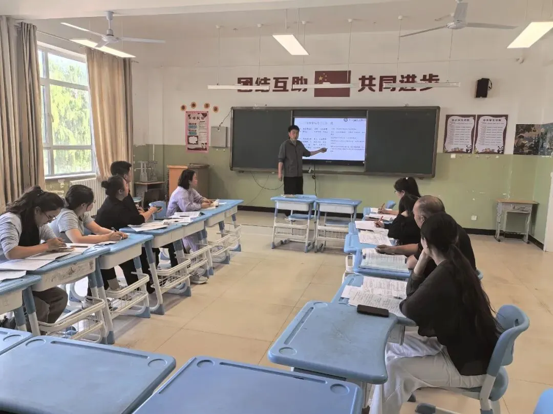 夏日清风传教研 校际携手备中考 ——轮台县第四中学与阳霞九年一贯制学校语文教研交流活动纪实 第6张