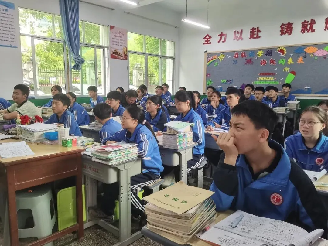 中考冲刺,青春相伴 | 汇川区大学生春晖社为遵义学子加油助力 第4张