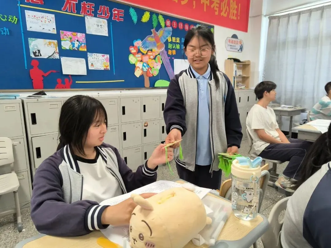 粽香沁心,送福中考 | 北厍中学“包粽祈福”活动温情落幕 第76张