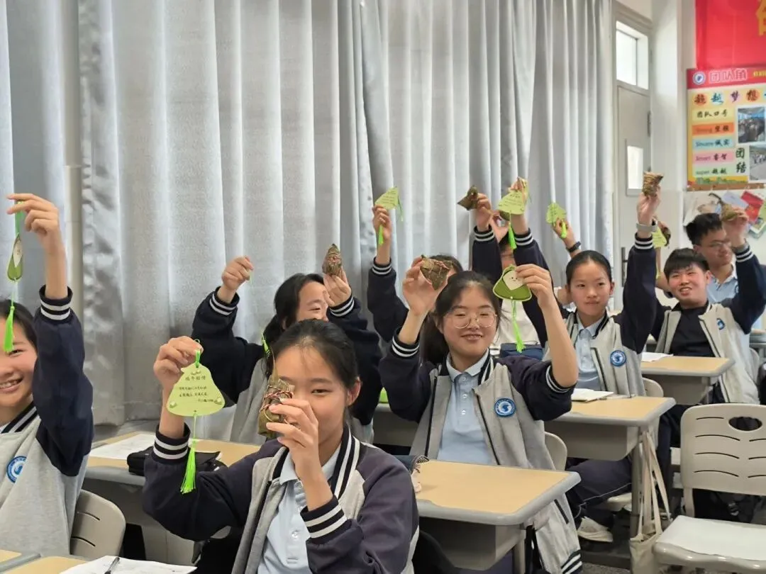 粽香沁心,送福中考 | 北厍中学“包粽祈福”活动温情落幕 第80张