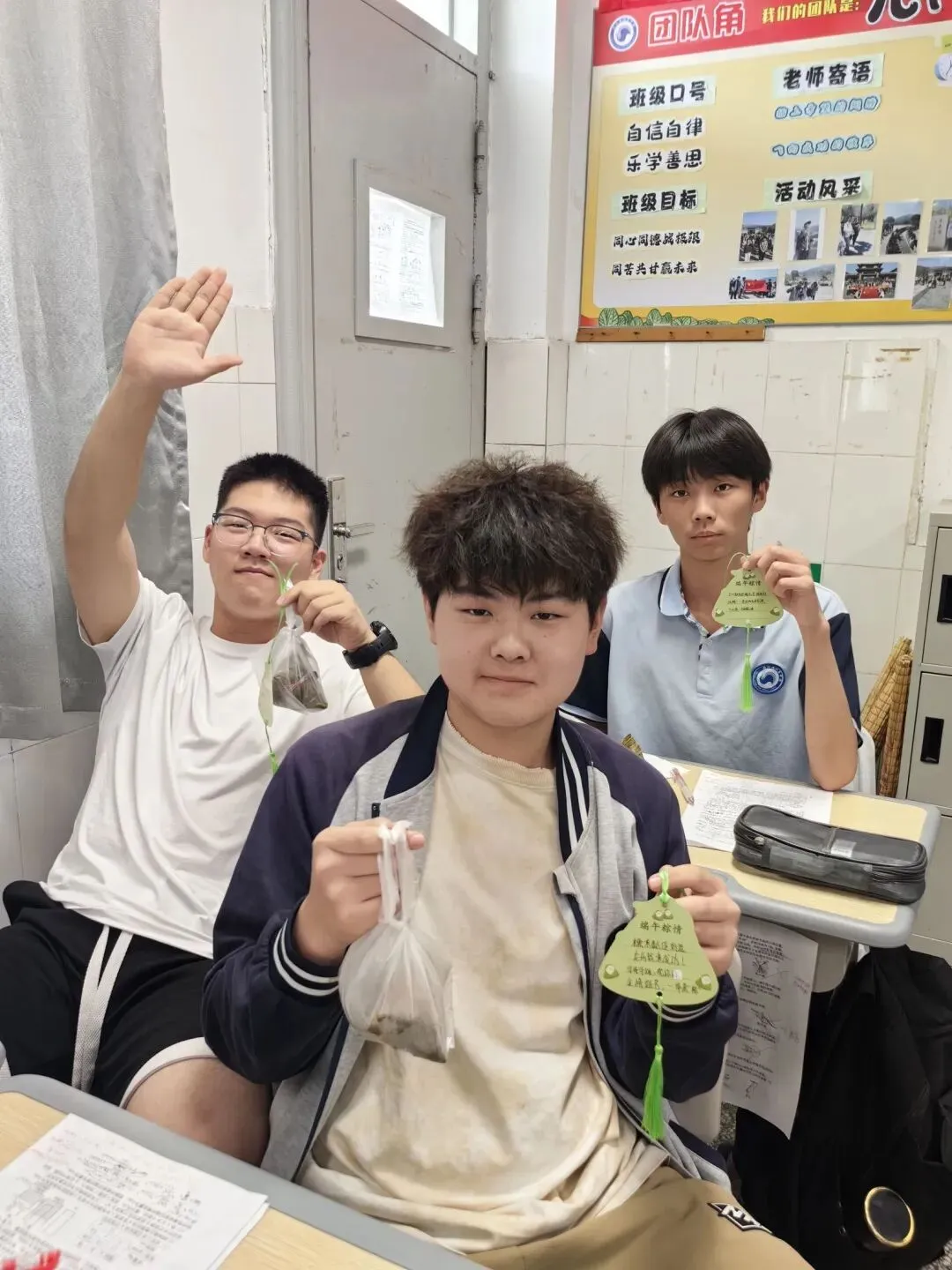 粽香沁心,送福中考 | 北厍中学“包粽祈福”活动温情落幕 第86张