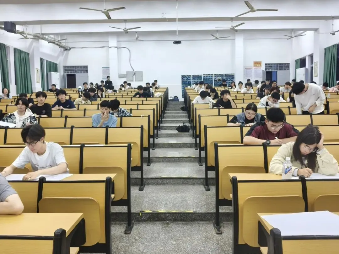 模考有温度,“研”途有底气:这场327人次的实战演练,让备考更有方向! 第7张