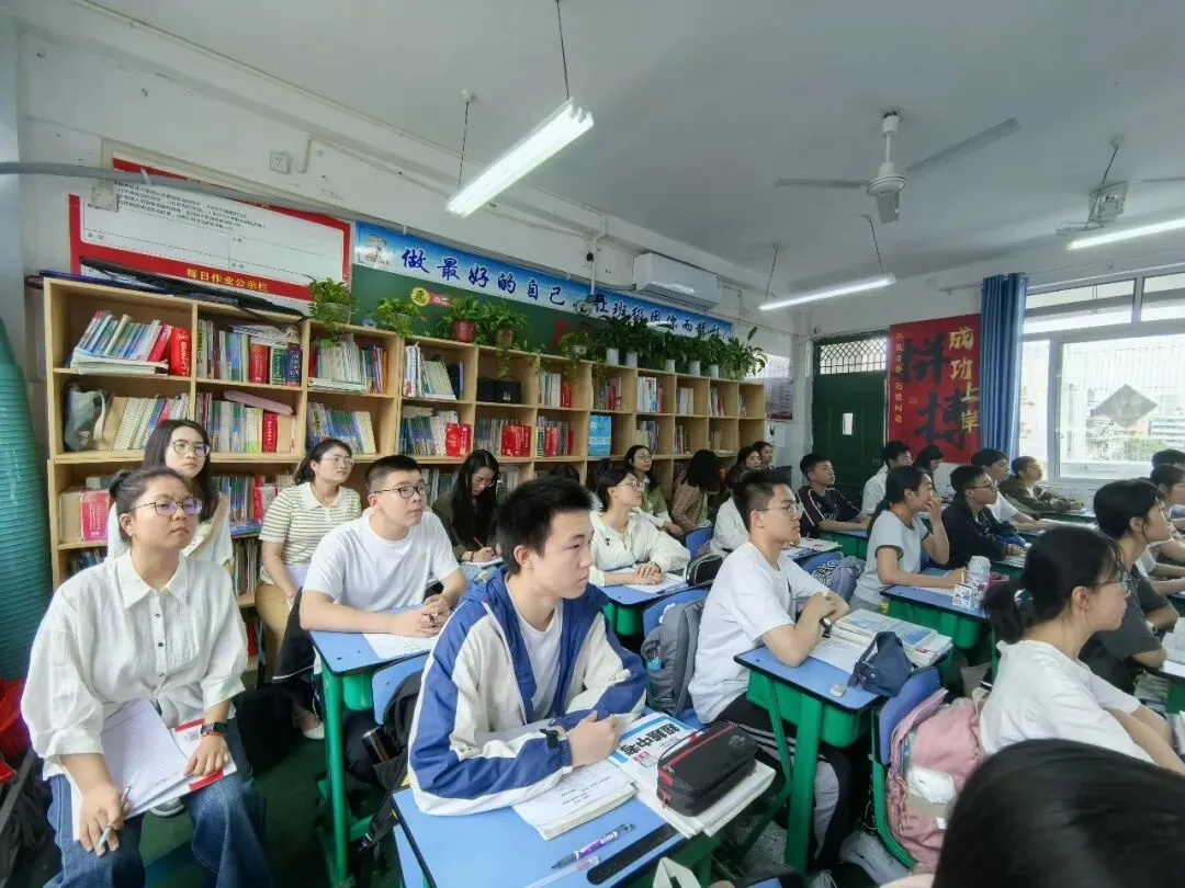 研修动态||精研思辨作文 聚力冲刺中考——绵阳市实验中学开展初三语文教研活动 第4张