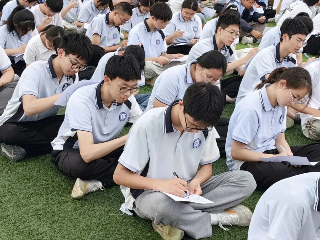 【中考动态】今朝亮剑耀乾坤  决胜六月铸荣光——无锡市滨湖区南泉中学开展2026届赋能护航团辅活动 第30张