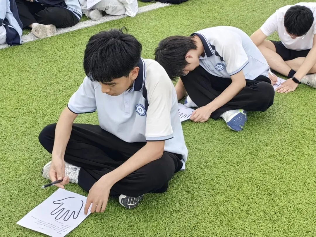 【中考动态】今朝亮剑耀乾坤  决胜六月铸荣光——无锡市滨湖区南泉中学开展2026届赋能护航团辅活动 第33张