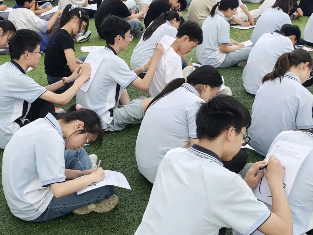 【中考动态】今朝亮剑耀乾坤  决胜六月铸荣光——无锡市滨湖区南泉中学开展2026届赋能护航团辅活动 第34张