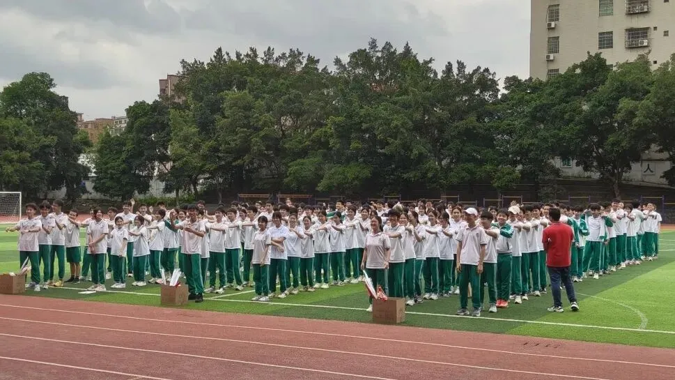 “凝心聚力磨利剑,稳行致远赢中考” 广州市第一一五中学2026年 心理调适暨誓师活动 第17张