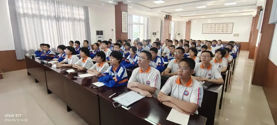 名师指点迷津 提升备考信心——我校举办中考英语作文专题讲座 第4张