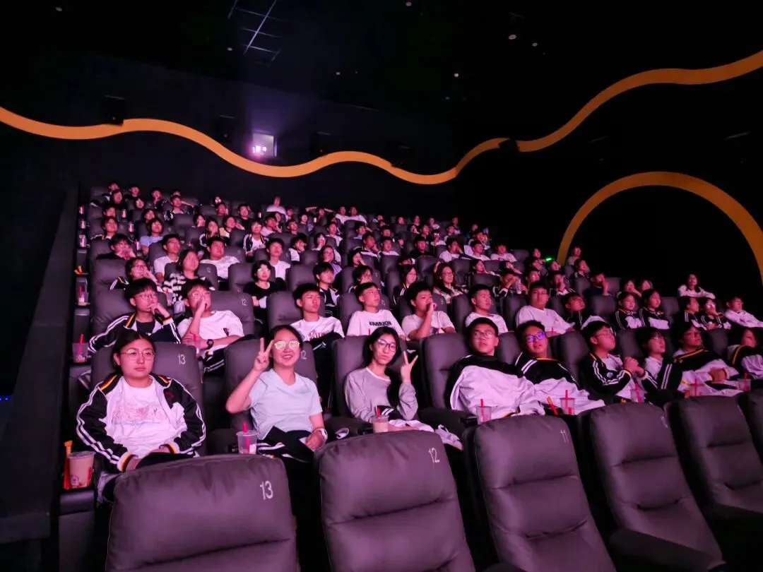以热爱为舵,向中考飞驰 | 溪汇中学初三学子观影《飞驰人生3》解锁备考力量 第12张