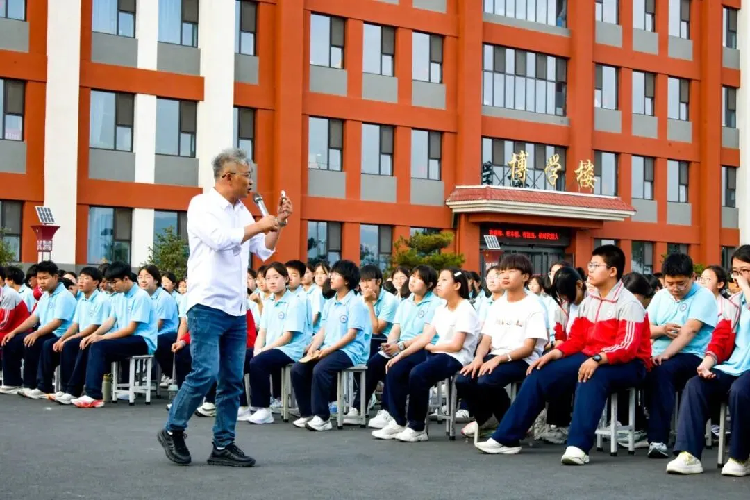 暖心护航助中考 心理赋能向未来——忻州市中考减压专题讲座走进人才中学 第10张 暖心护航助中考 心理赋能向未来——忻州市中考减压专题讲座走进人才中学 第10张