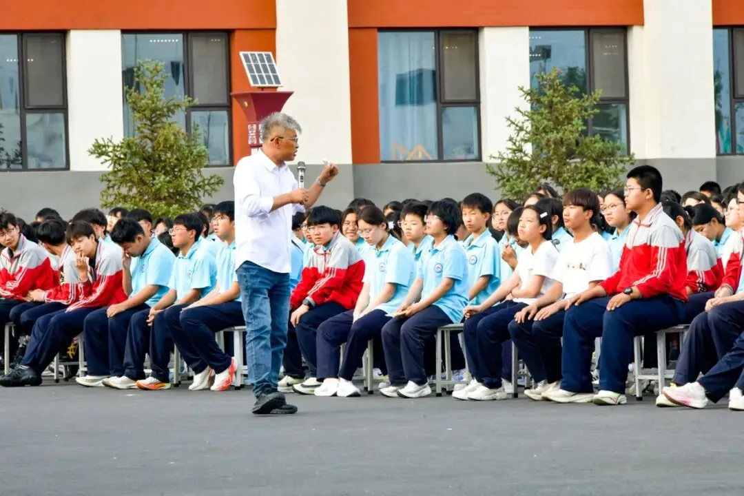 暖心护航助中考 心理赋能向未来——忻州市中考减压专题讲座走进人才中学 第11张 暖心护航助中考 心理赋能向未来——忻州市中考减压专题讲座走进人才中学 第11张
