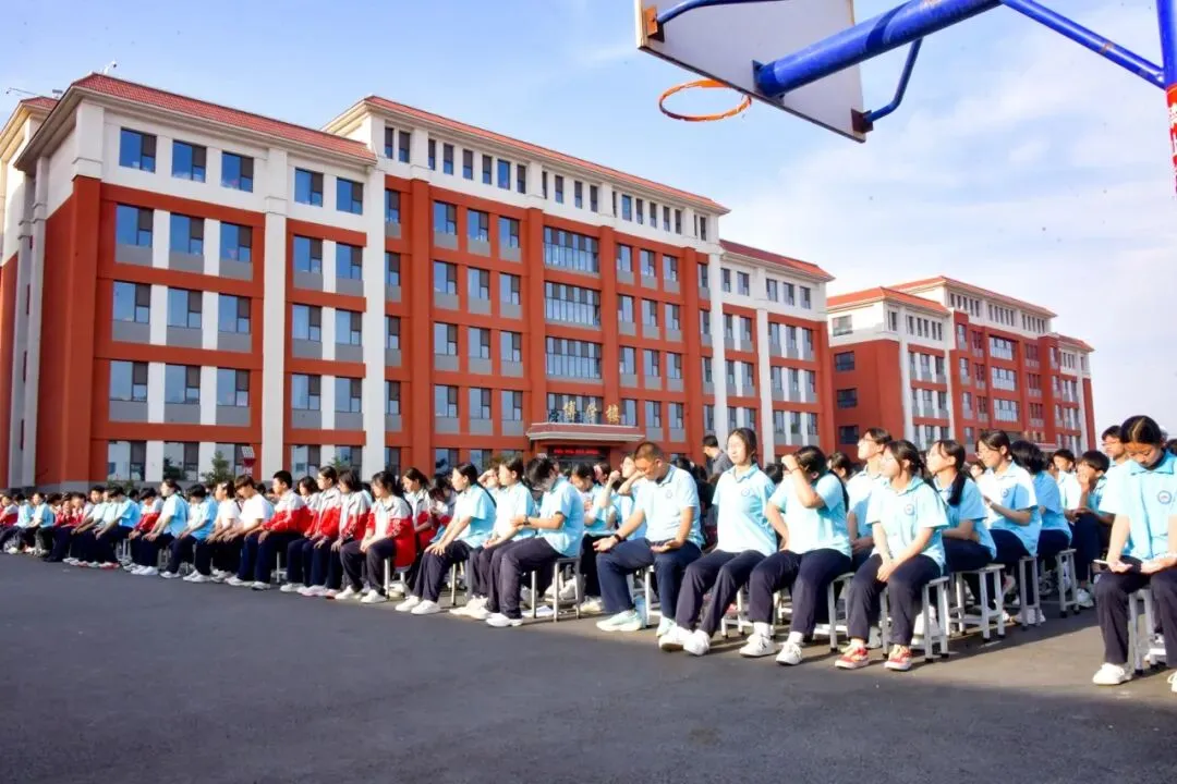 暖心护航助中考 心理赋能向未来——忻州市中考减压专题讲座走进人才中学 第17张 暖心护航助中考 心理赋能向未来——忻州市中考减压专题讲座走进人才中学 第17张