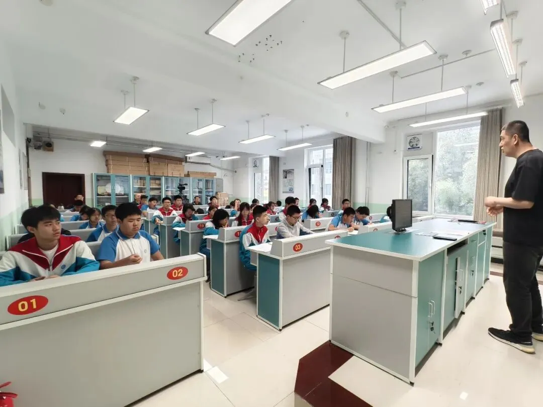 聚焦专题精研教学 凝心聚力冲刺中考——怀柔区物理备考团队送课到校活动走进十一怀柔 第13张