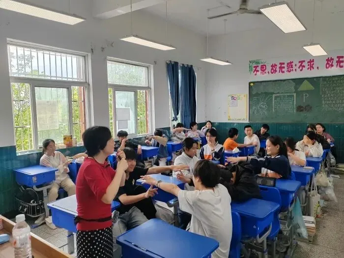 调节身心 笑迎中考——大枫实验学校开展九年级学生心理辅导讲座 第3张
