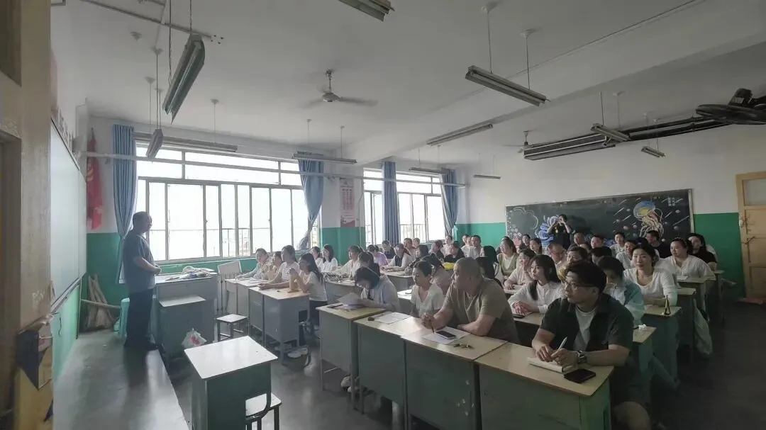 同心冲刺 决胜中考——京华中学初三年级家长会圆满举行 第5张