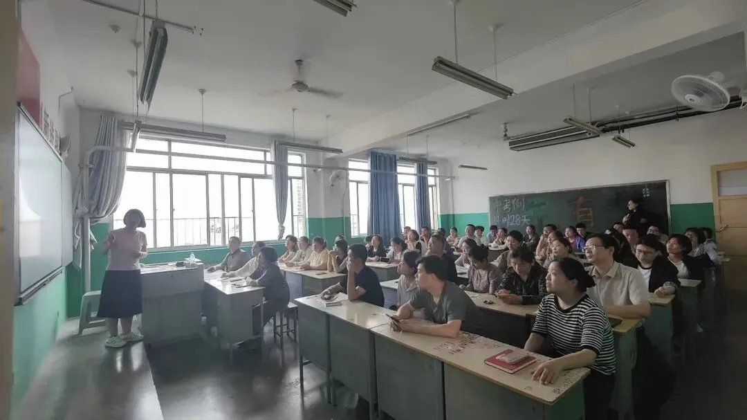 同心冲刺 决胜中考——京华中学初三年级家长会圆满举行 第6张