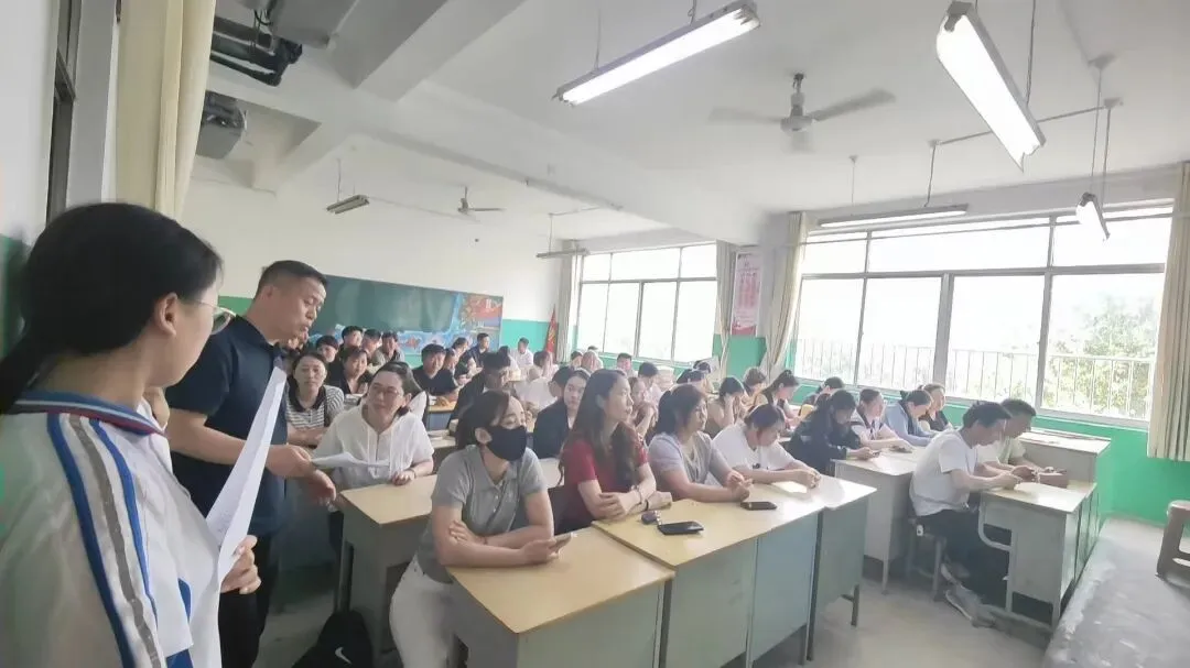 同心冲刺 决胜中考——京华中学初三年级家长会圆满举行 第8张
