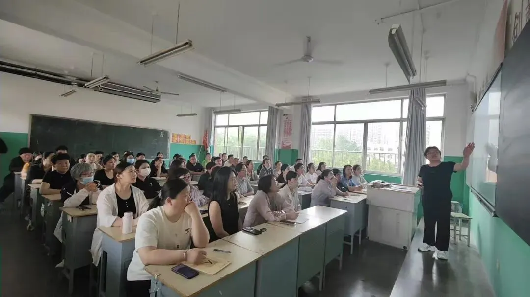 同心冲刺 决胜中考——京华中学初三年级家长会圆满举行 第12张