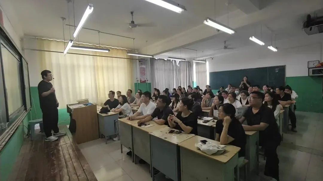 同心冲刺 决胜中考——京华中学初三年级家长会圆满举行 第16张