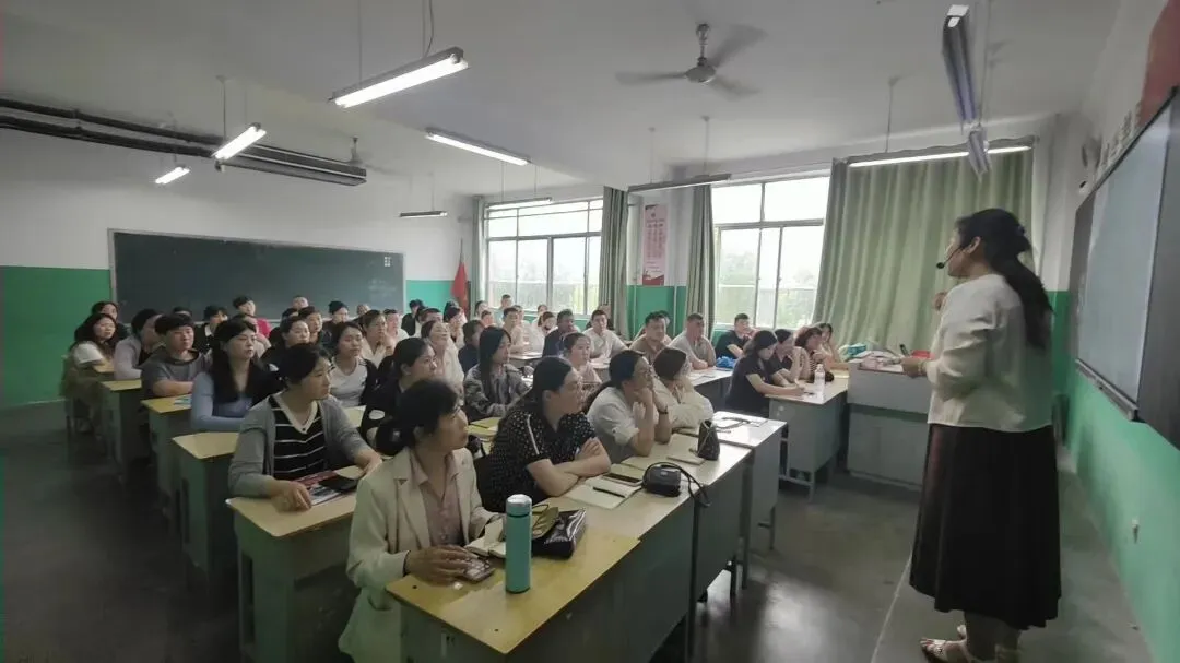 同心冲刺 决胜中考——京华中学初三年级家长会圆满举行 第18张