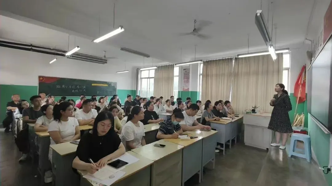 同心冲刺 决胜中考——京华中学初三年级家长会圆满举行 第22张