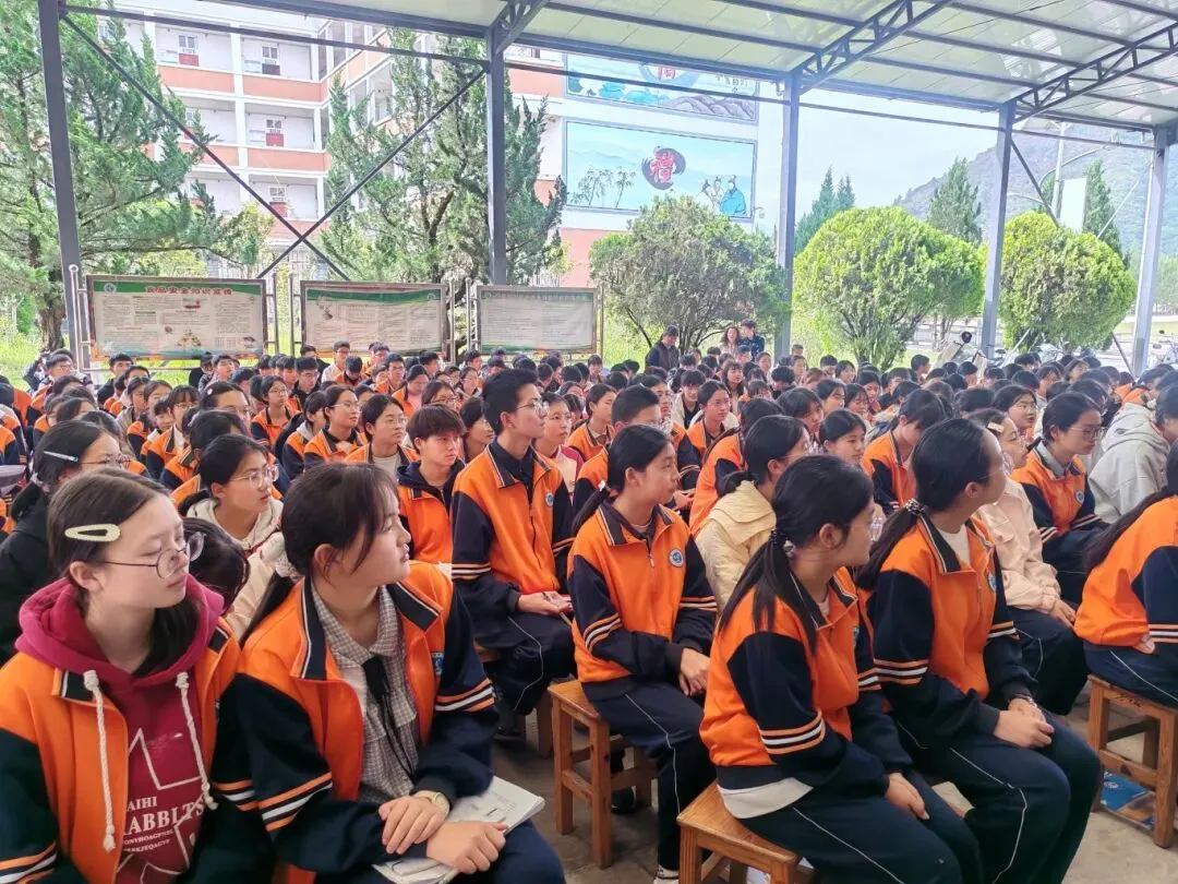 与情绪温柔和解 以从容迎战中考|滇滩中学开展考前心理减压暖心活动 第18张
