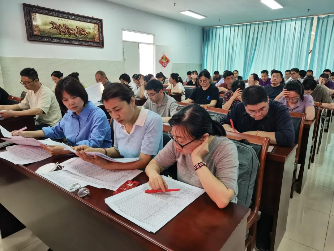 深析模考定举措 笃行实干战高考——霍邱一中召开高三模考分析暨备考冲刺部署会 第4张