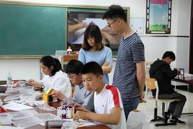 中考落榜的隐形代价:你连被生活公平对待的资格都没了-第6张图片-四季读书网 中考落榜的隐形代价:你连被生活公平对待的资格都没了-第6张图片-四季读书网