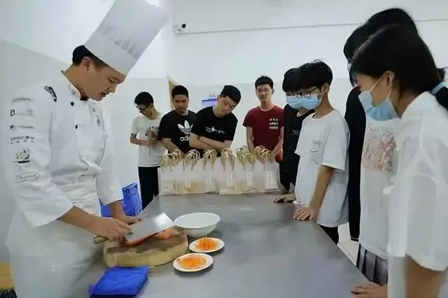 中考落榜的隐形代价:你连被生活公平对待的资格都没了-第7张图片-四季读书网 中考落榜的隐形代价:你连被生活公平对待的资格都没了-第7张图片-四季读书网