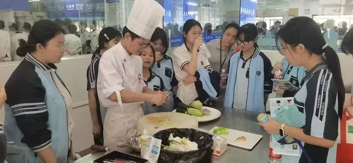 中考读技校怎么选?广西交通技师学院2026报名条件与收费详情 第4张 中考读技校怎么选?广西交通技师学院2026报名条件与收费详情 第4张