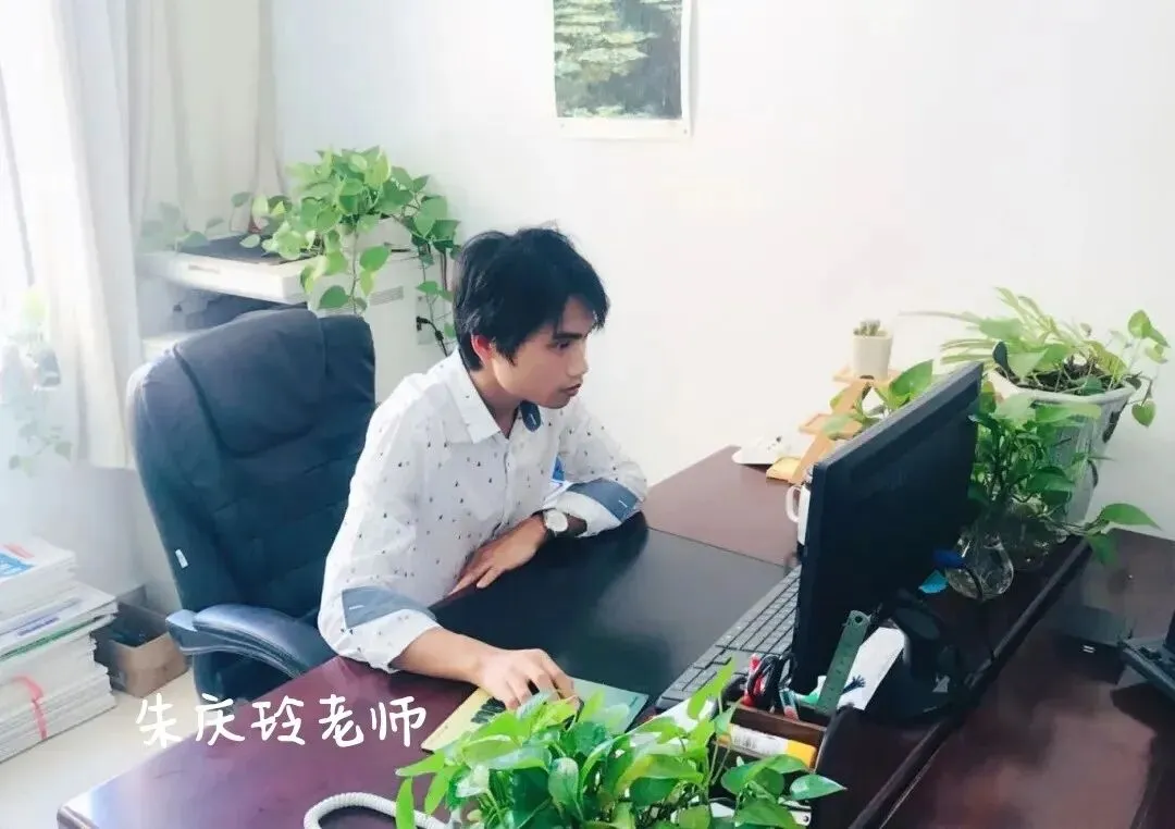 7年前中考421分,7年后香港理工硕士:这个育新少年,凭什么逆天改命?-第12张图片-四季读书网