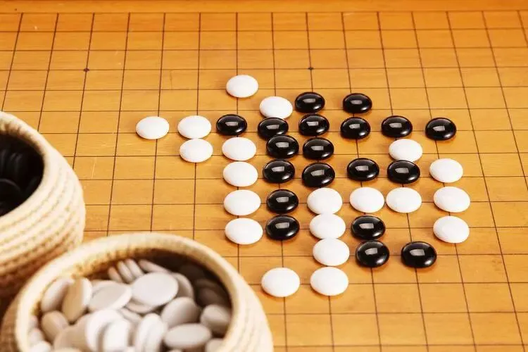 中考备考作文:《咀嚼》|1篇记叙文,1篇议论文(羊吃草与下围棋) 第1张
