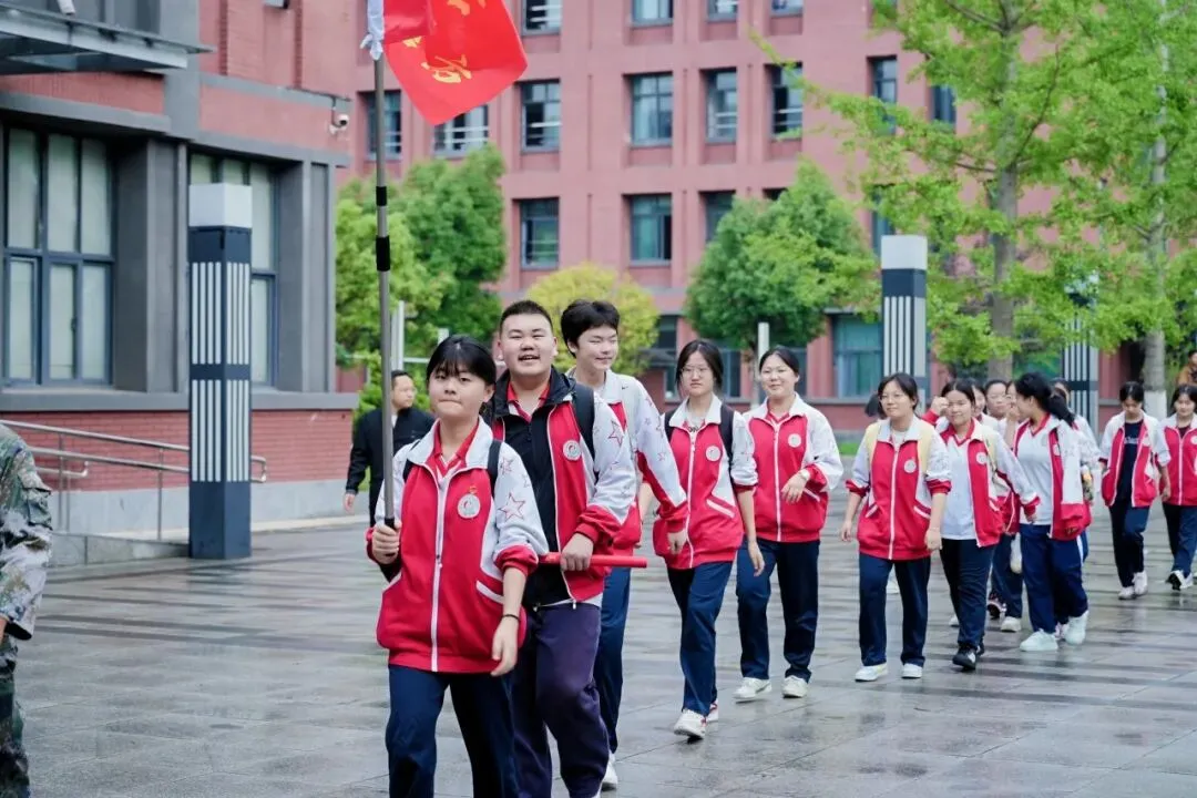 重走长征路·逐梦中考行|民附贵阳少年以脚步砺初心,以壮志赴征程 第5张