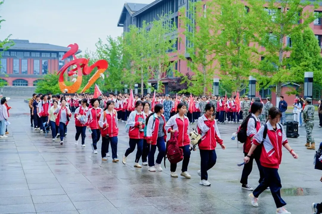 重走长征路·逐梦中考行|民附贵阳少年以脚步砺初心,以壮志赴征程 第6张