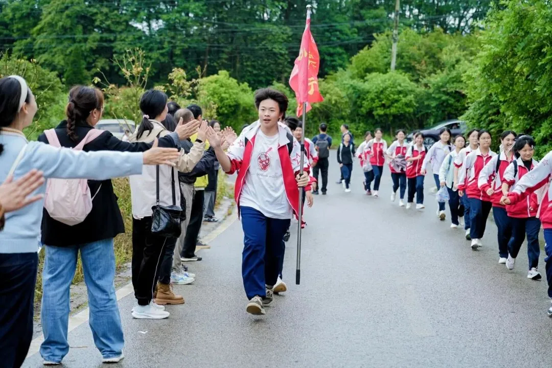 重走长征路·逐梦中考行|民附贵阳少年以脚步砺初心,以壮志赴征程 第7张
