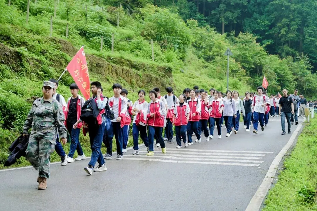 重走长征路·逐梦中考行|民附贵阳少年以脚步砺初心,以壮志赴征程 第10张