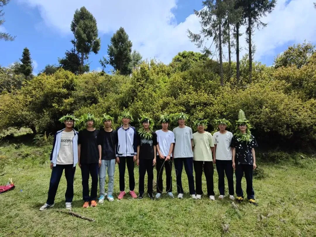 踏歌而行赴山野 砺志拼搏战中考——腾冲市中和中学九年级登顶打鹰山开展励志拓展活动 第22张