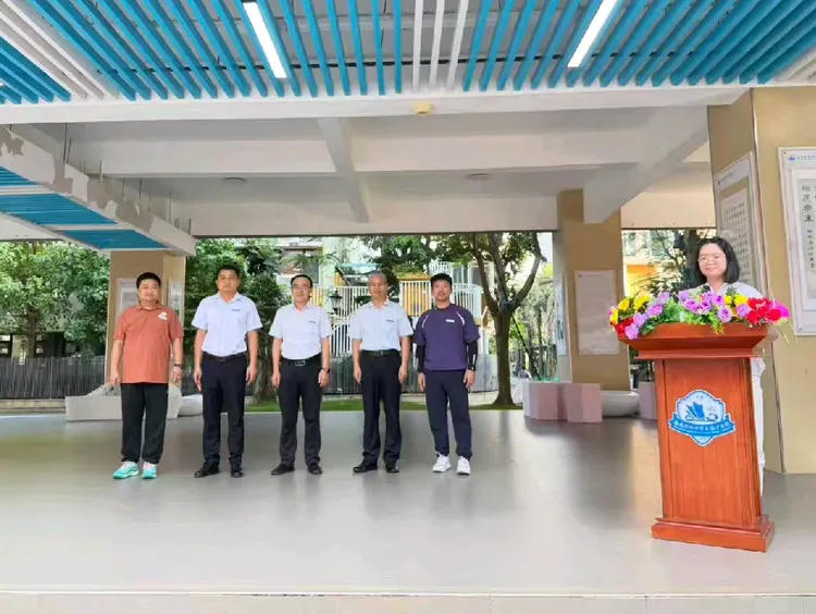 【校园动态】“助力中考,艺路生花”——海南华侨中学美丽沙分校第三届校园艺术节美侨有趣“市”——创意市集热闹开市-第2张图片-四季读书网 【校园动态】“助力中考,艺路生花”——海南华侨中学美丽沙分校第三届校园艺术节美侨有趣“市”——创意市集热闹开市-第2张图片-四季读书网