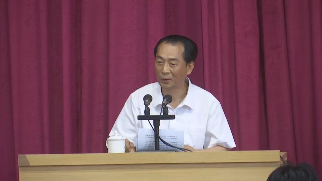 举办校园开放日活动 为中考学子备考支招 第3张