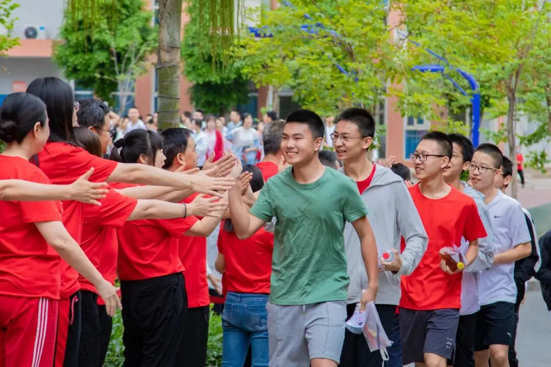 中考结束,升学录取分批次进行 第2张 中考结束,升学录取分批次进行 第2张