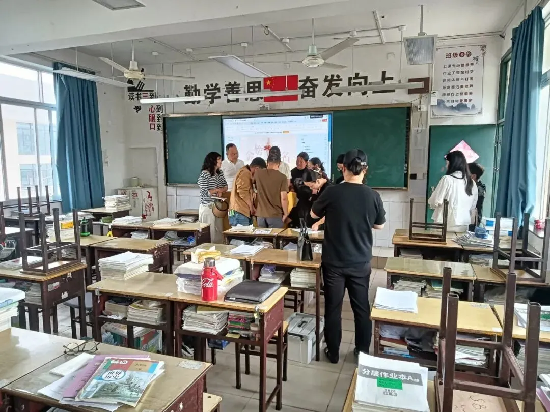 家校协同明政策,携手共育赢中考—— 天台实验中学召开九年级家长会-第8张图片-四季读书网 家校协同明政策,携手共育赢中考—— 天台实验中学召开九年级家长会-第8张图片-四季读书网