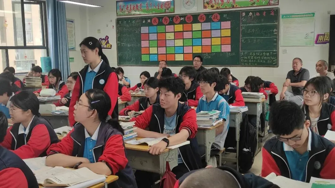 精准视导明方向 凝心聚力备中考——区教研中心莅临我校开展初三备考专项视导工作 第5张