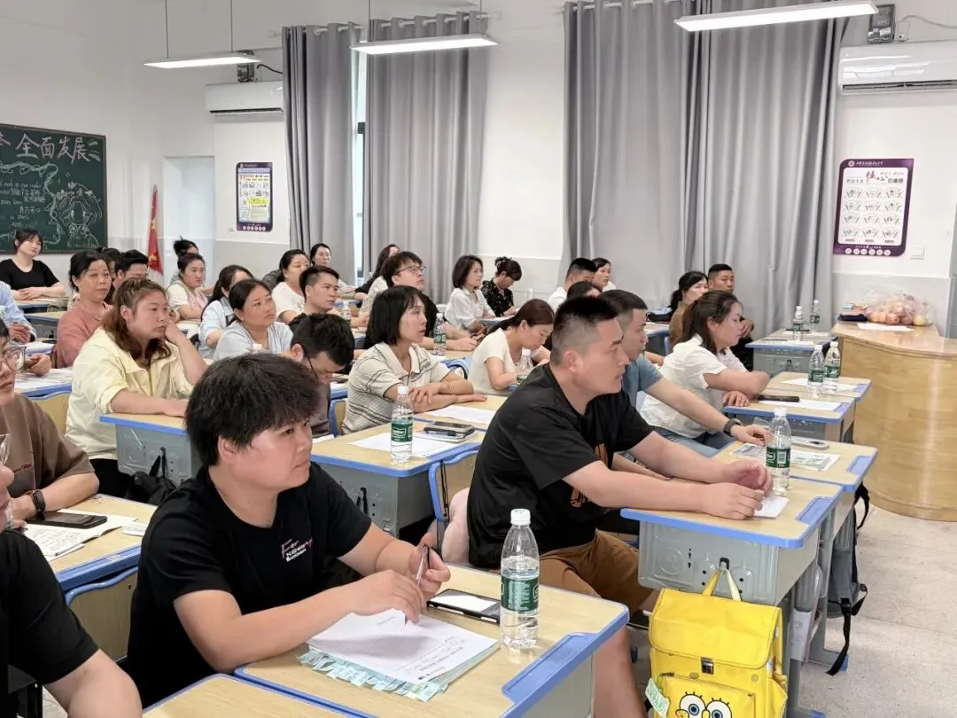 新中考领航向 家校同心筑未来——建元中学八年级“新中考·新挑战·新生态”主题家长会圆满召开 第23张