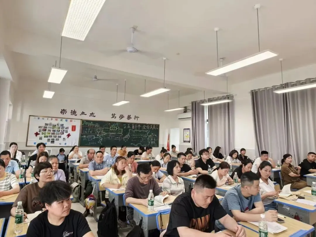 新中考领航向 家校同心筑未来——建元中学八年级“新中考·新挑战·新生态”主题家长会圆满召开 第24张